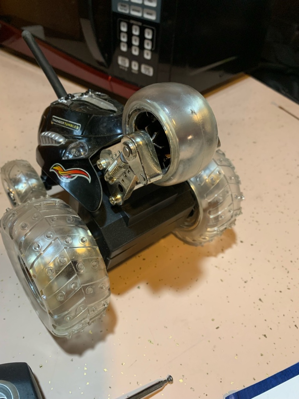 Remote control car - Picture 2 of 3